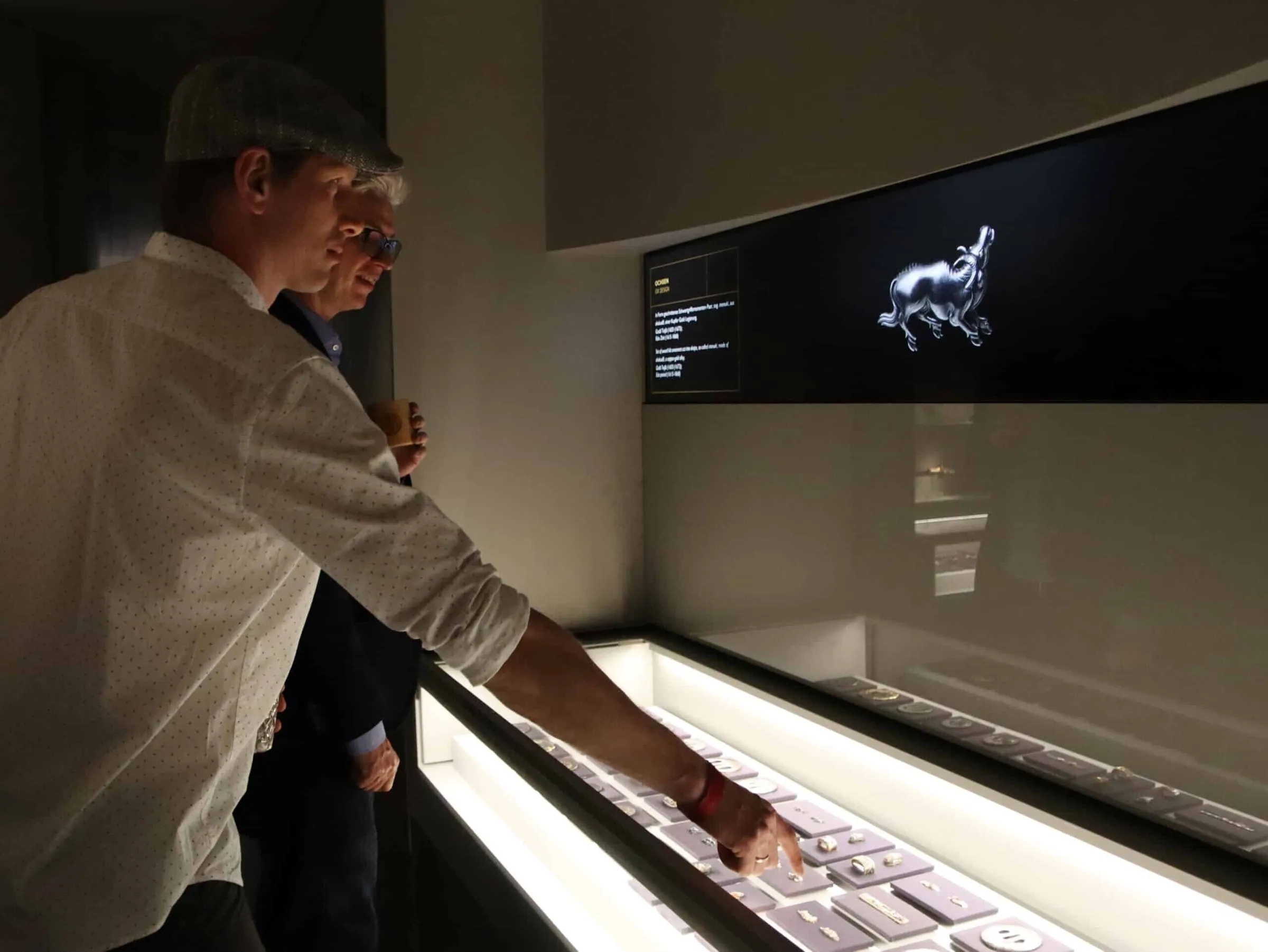 Interactive showcases and touch screens in the Samurai Museum