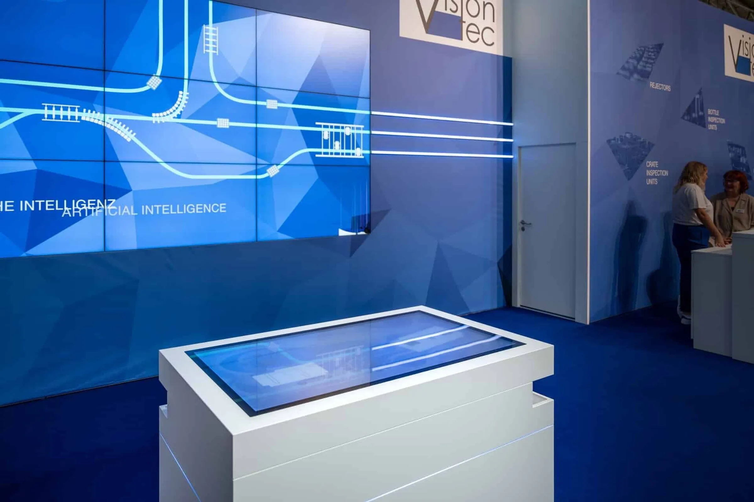 Presentation beverage industry with multitouch table and screen wall on interactive booth