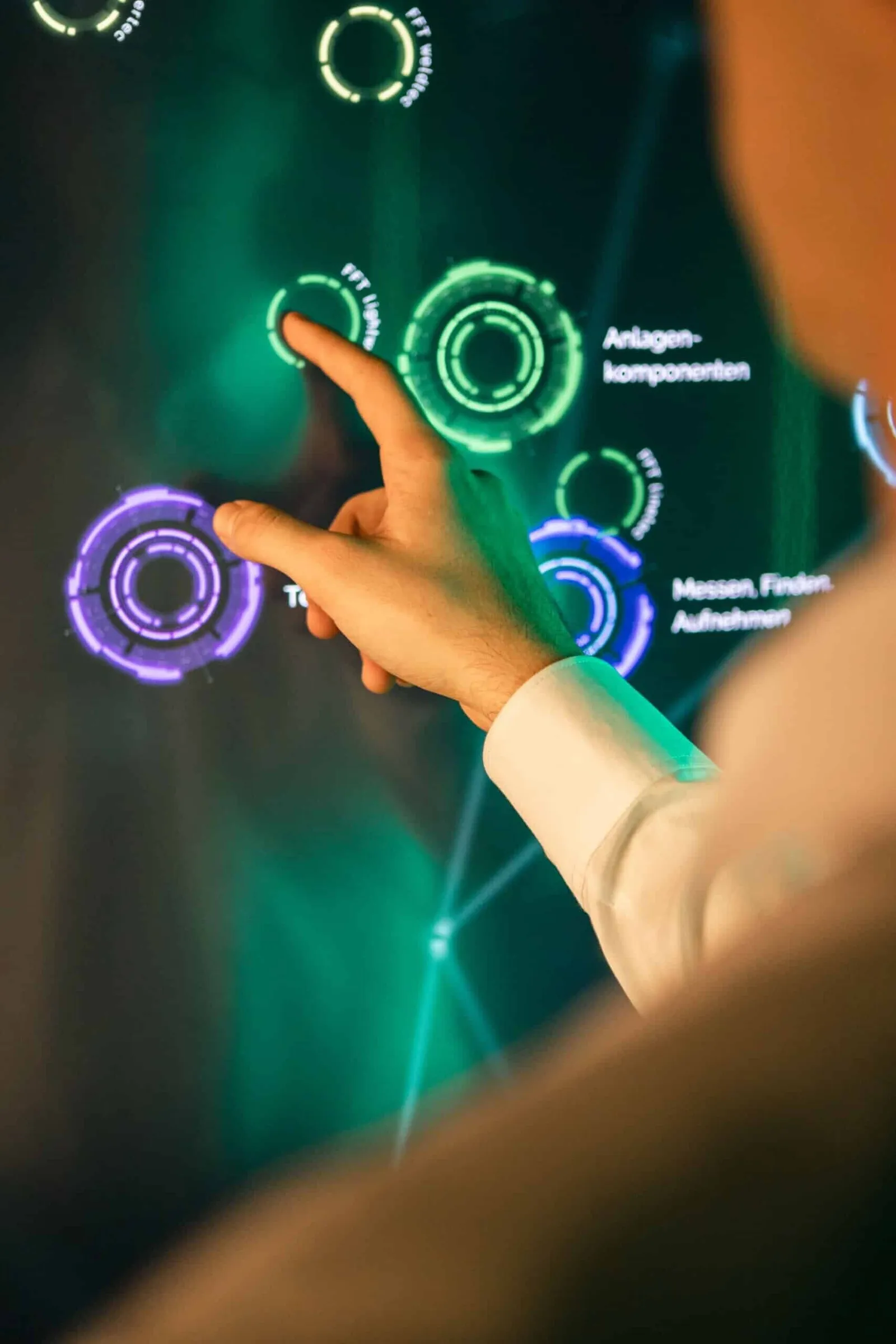Touchscreen display with multi-touch software for presentations