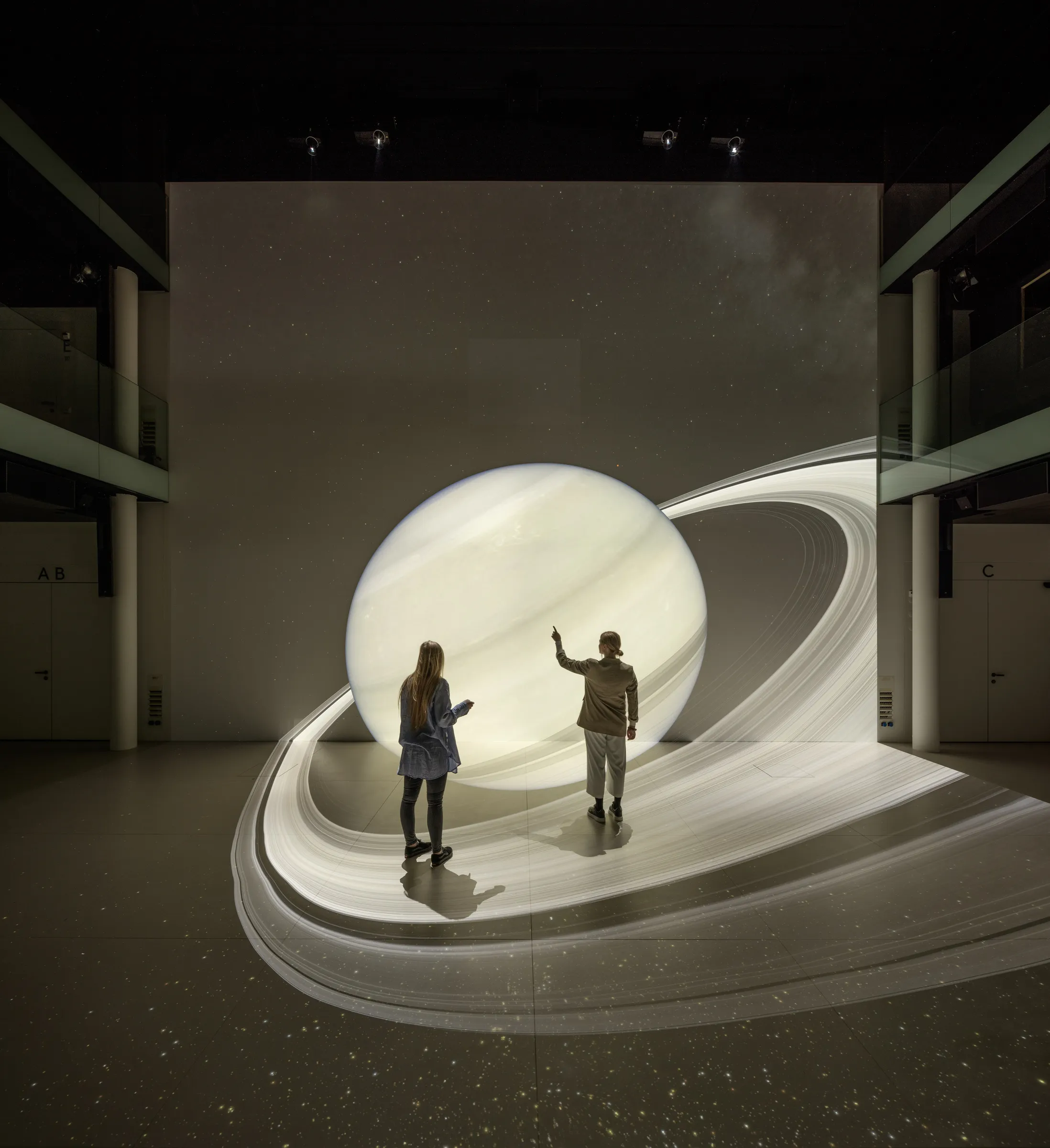 How does an Intelligent Space work – with sensors and room projections?